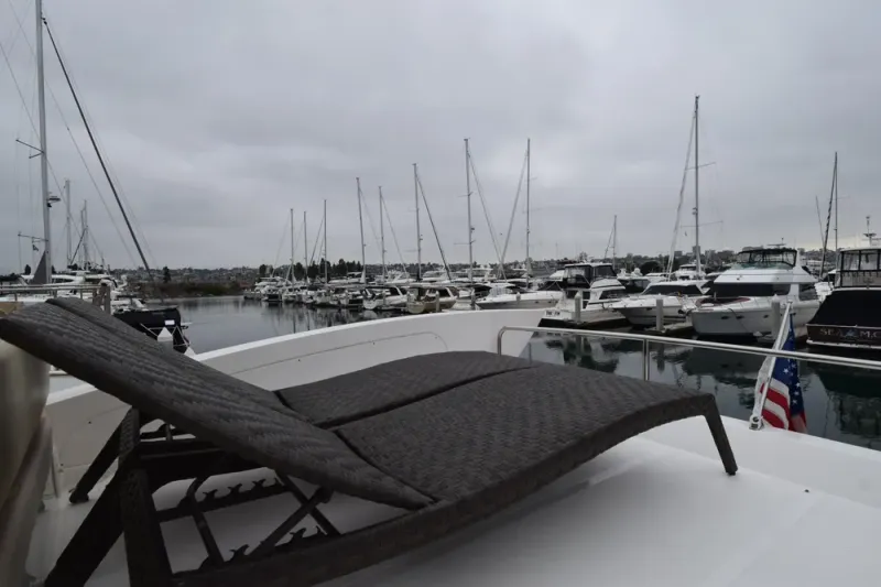 Slide: The Image of Azimut 58 2010 - 27