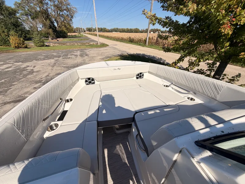 Slide: The Image of Sea Ray SDX 270 2026 - 57