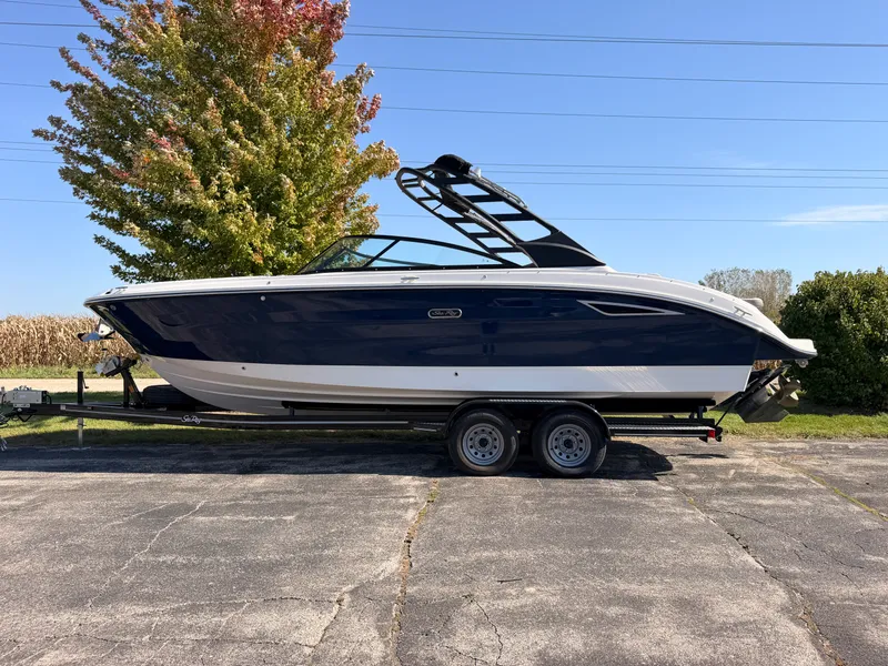 Slide: The Image of Sea Ray SDX 270 2026 - 3