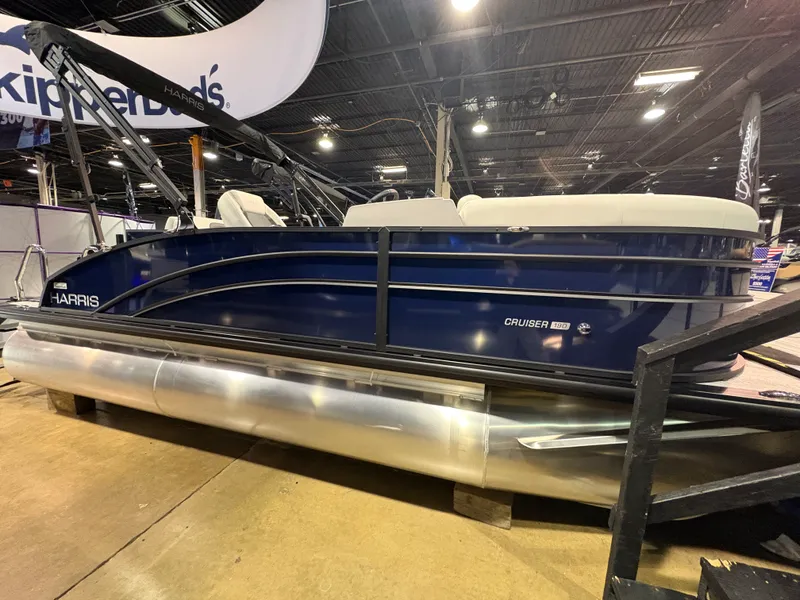 Slide: The Image of Harris Cruiser 190 2026 - 1