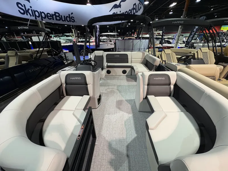 Slide: The Image of Harris Cruiser 190 2026 - 2