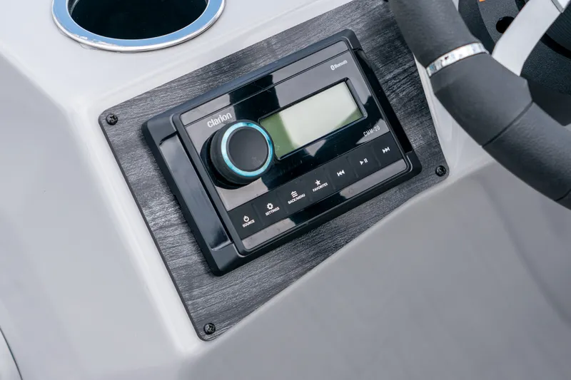 Slide: The Image of Harris Cruiser 190 2026 - 22