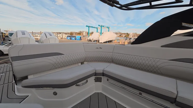 Slide: The Image of Sea Ray SLX 280 Outboard 2026 - 11