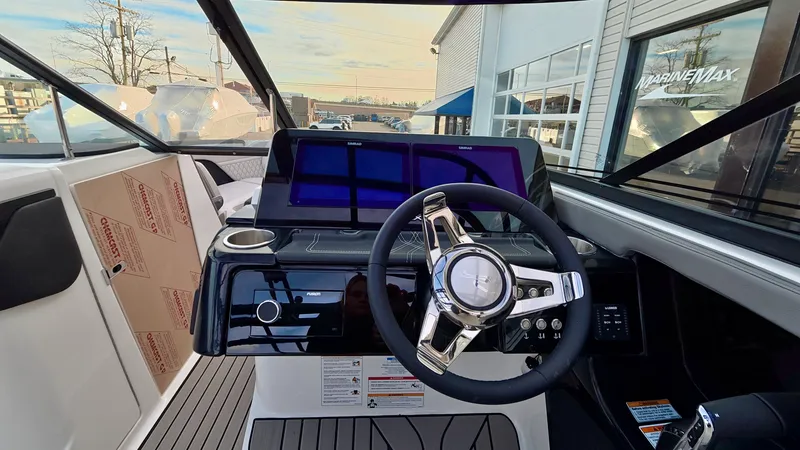 Slide: The Image of Sea Ray SLX 280 Outboard 2026 - 19