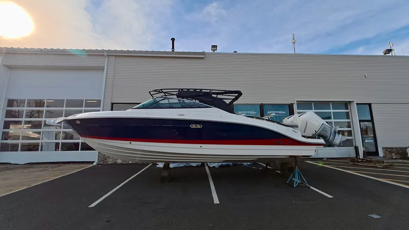 Slide: The Image of Sea Ray SLX 280 Outboard 2026 - 2