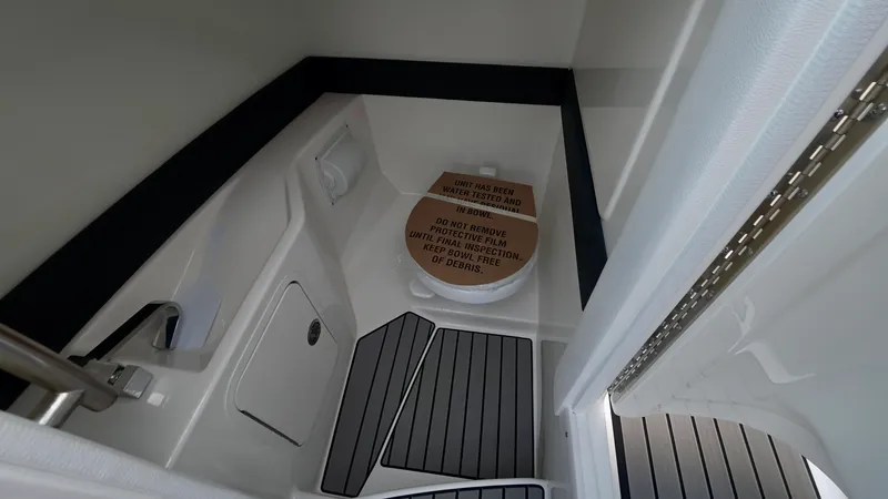 Slide: The Image of Sea Ray SLX 280 Outboard 2026 - 22