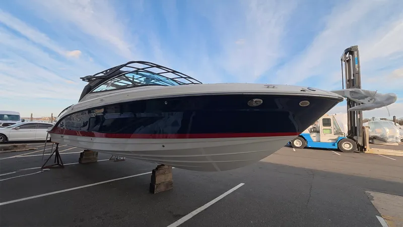 Slide: The Image of Sea Ray SLX 280 Outboard 2026 - 3