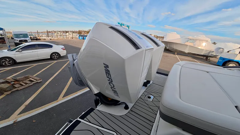 Slide: The Image of Sea Ray SLX 280 Outboard 2026 - 4