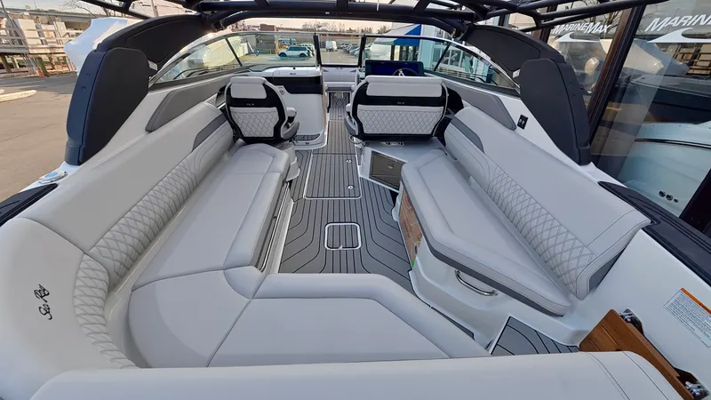 Slide: The Image of Sea Ray SLX 280 Outboard 2026 - 6