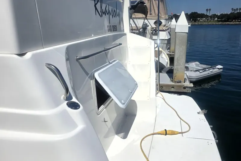 Slide: The Image of Silverton 352 Motor Yacht 1998 - 20