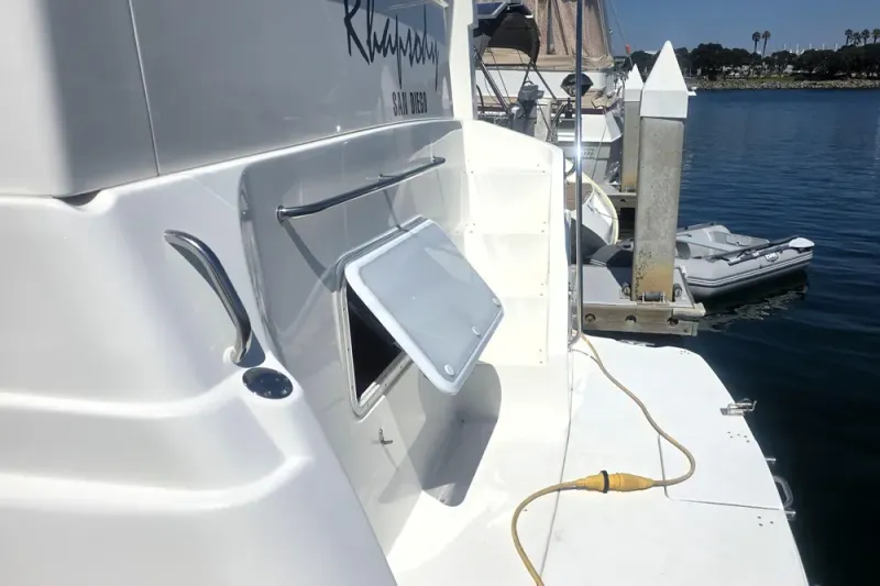 Slide: The Image of Silverton 352 Motor Yacht 1998 - 20