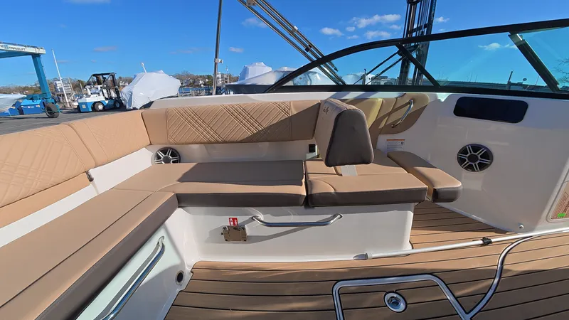 Slide: The Image of Sea Ray SDX 230 Outboard 2026 - 10