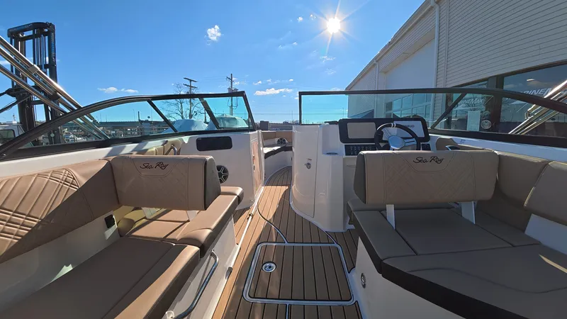 Slide: The Image of Sea Ray SDX 230 Outboard 2026 - 12