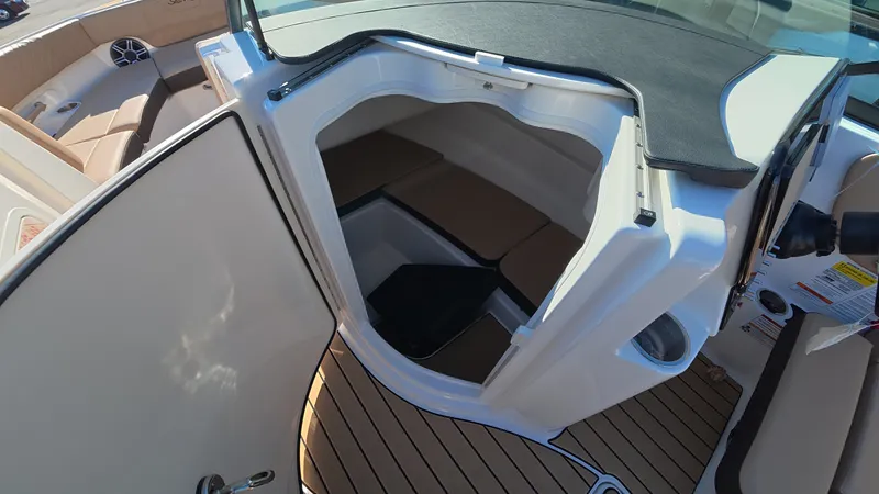 Slide: The Image of Sea Ray SDX 230 Outboard 2026 - 16