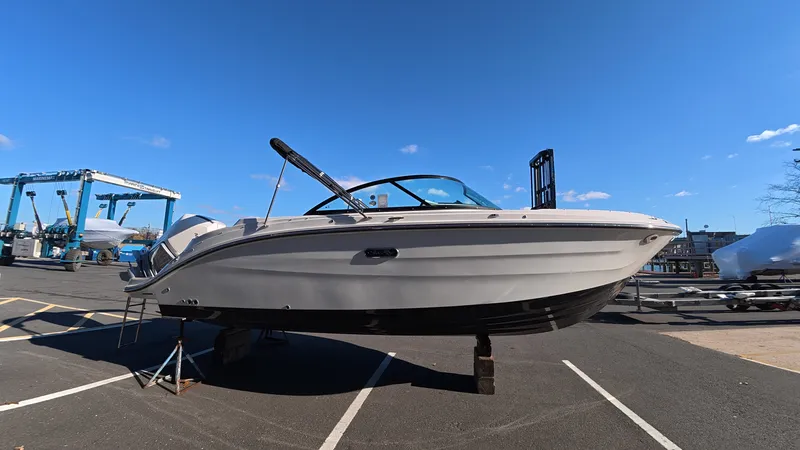 Slide: The Image of Sea Ray SDX 230 Outboard 2026 - 4