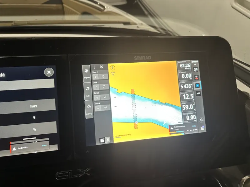 Slide: The Image of Sea Ray SLX 280 2025 - 16