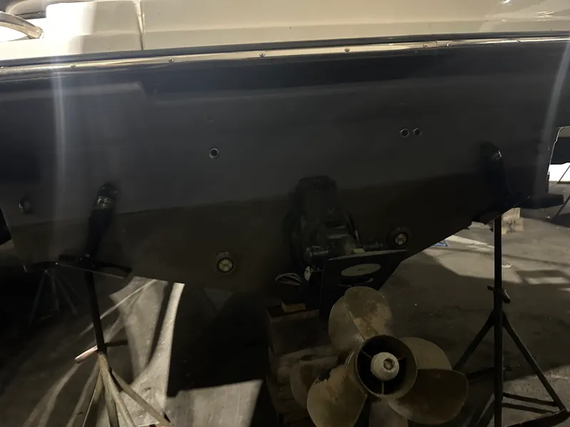 Slide: The Image of Sea Ray SLX 280 2025 - 4