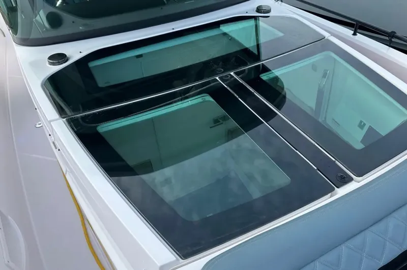 Slide: The Image of Axopar 37 XC BRAUBUS 2022 - 16