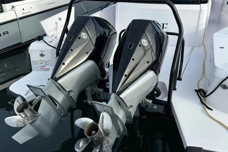 Slide: The Image of Axopar 37 XC BRAUBUS 2022 - 4