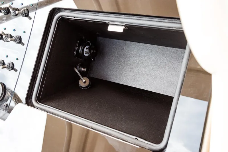 Slide: The Image of Scout 240 XSF 2026 - 26