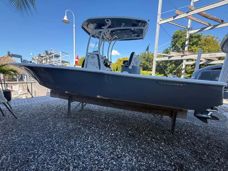 Slide: The Image of Tidewater 2500 CAROLINA BAY 2021 - 2