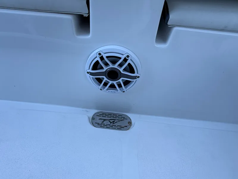 Slide: The Image of Tidewater 2500 CAROLINA BAY 2021 - 21