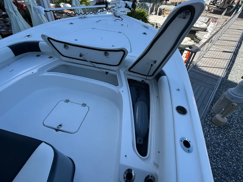 Slide: The Image of Tidewater 2500 CAROLINA BAY 2021 - 26