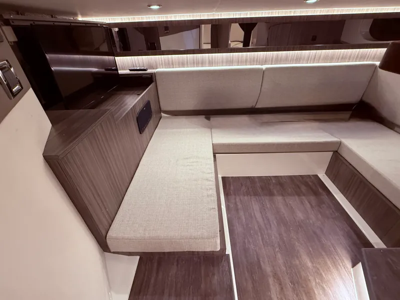 Slide: The Image of Sea Ray Sundancer 370 2026 - 28