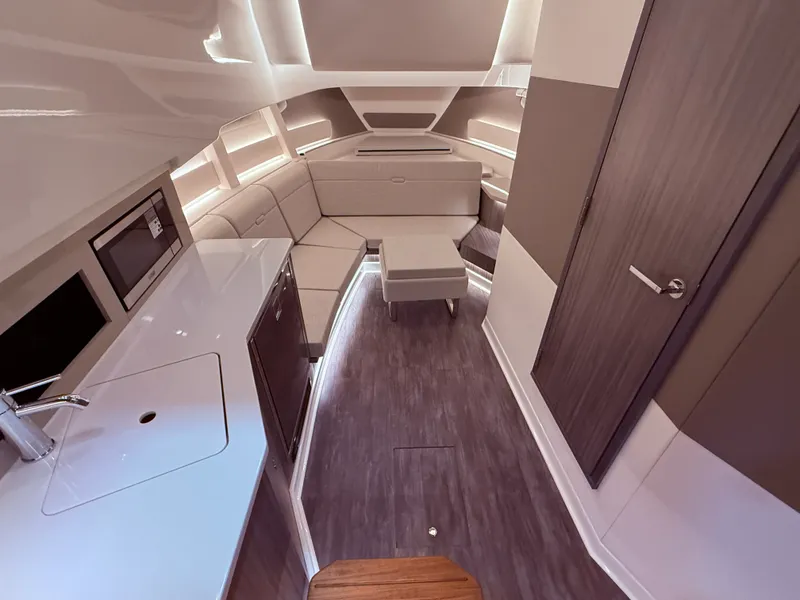 Slide: The Image of Sea Ray Sundancer 370 2026 - 22