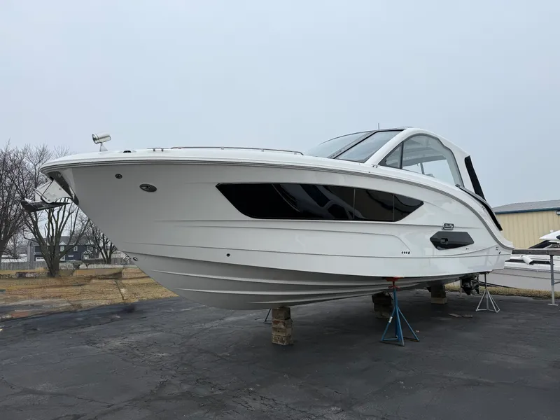 Slide: The Image of Sea Ray Sundancer 370 2026 - 4