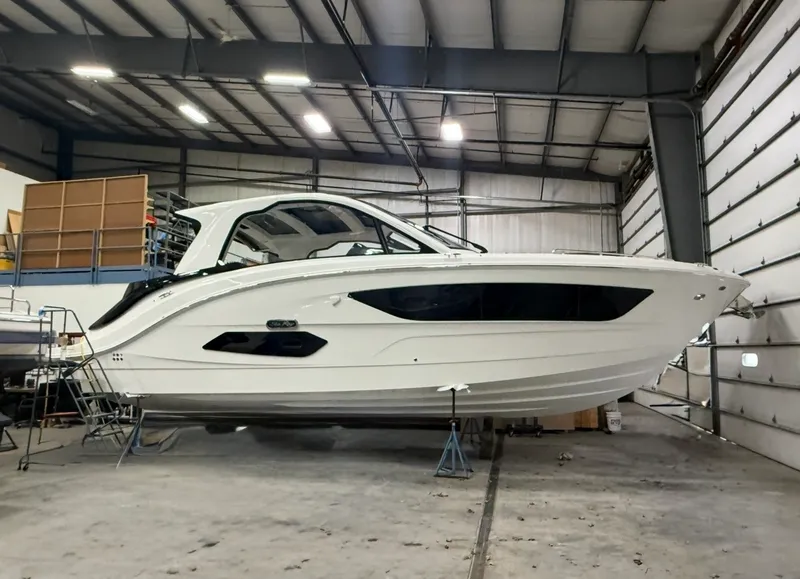 Slide: The Image of Sea Ray Sundancer 370 2026 - 6
