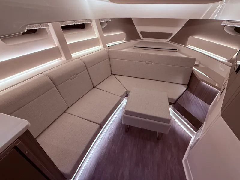Slide: The Image of Sea Ray Sundancer 370 2026 - 25
