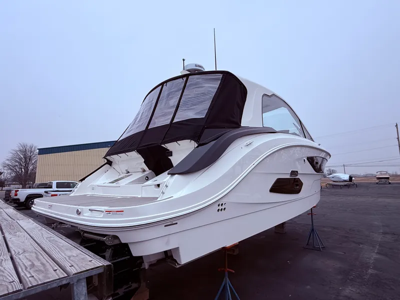 Slide: The Image of Sea Ray Sundancer 370 2026 - 5