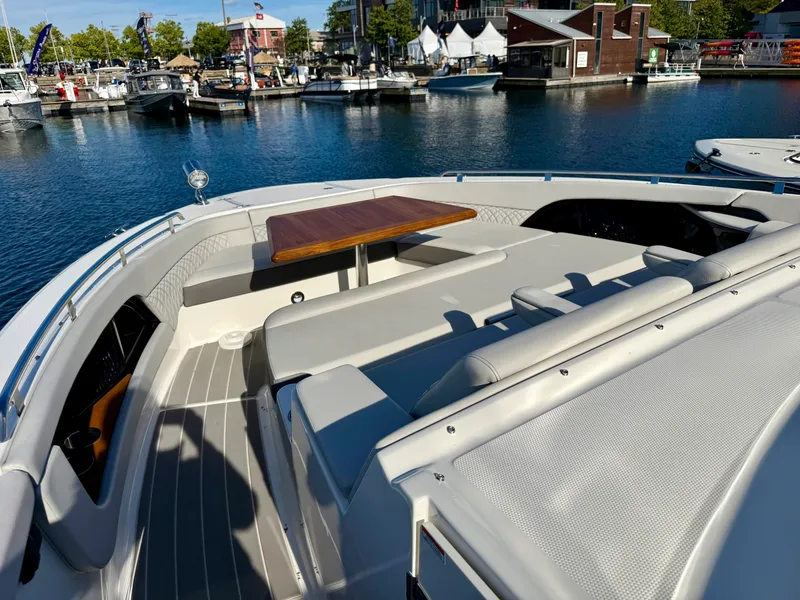 Slide: The Image of Sea Ray Sundancer 370 2026 - 14