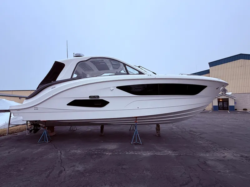 Slide: The Image of Sea Ray Sundancer 370 2026 - 3