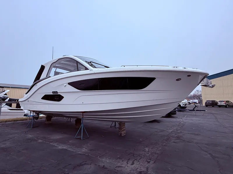 Slide: The Image of Sea Ray Sundancer 370 2026 - 2
