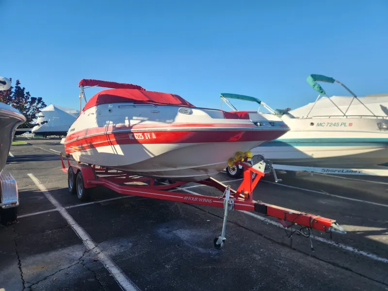 Slide: The Image of Four Winns 214 FUNSHIP 2005 - 3