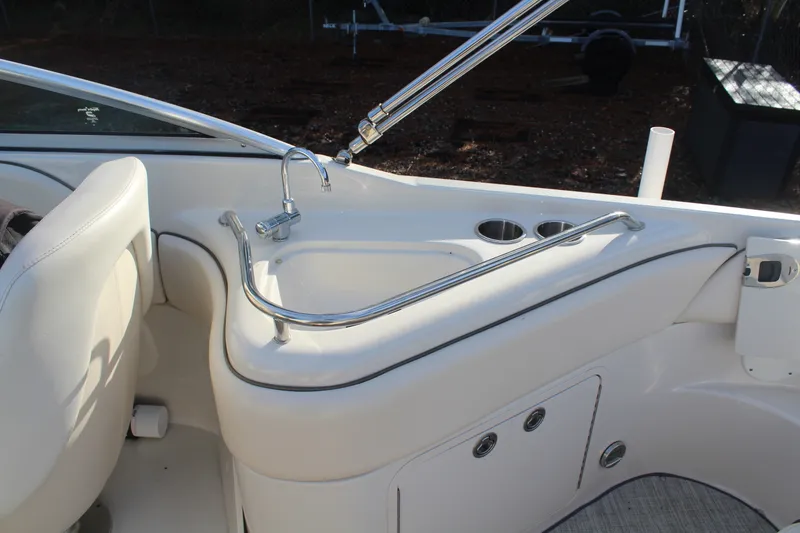 Slide: The Image of Sea Ray 240 SUNDECK 2008 - 12