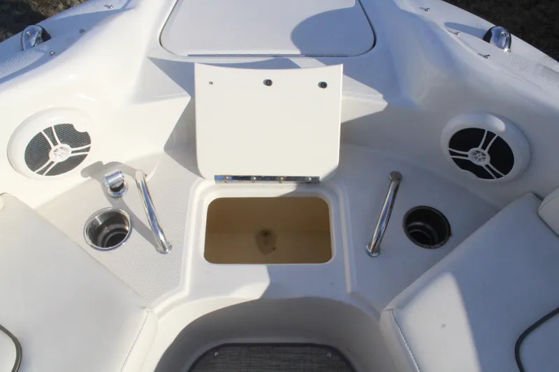 Slide: The Image of Sea Ray 240 SUNDECK 2008 - 20