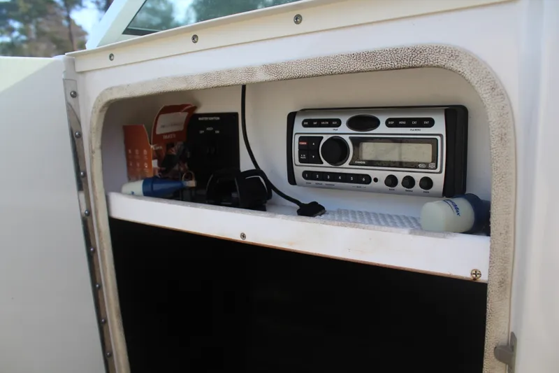 Slide: The Image of Sea Ray 240 SUNDECK 2008 - 23