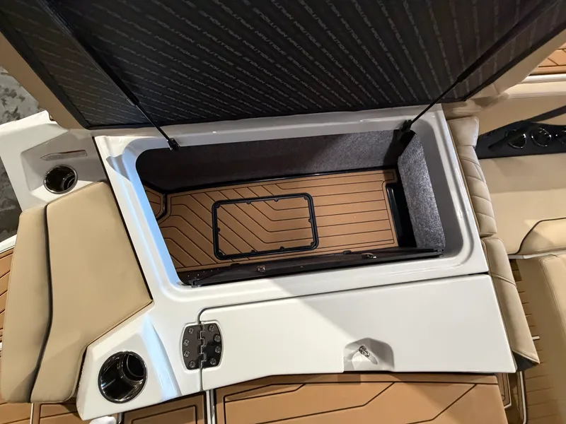 Slide: The Image of Nautique Super Air Nautique S21 2026 - 10