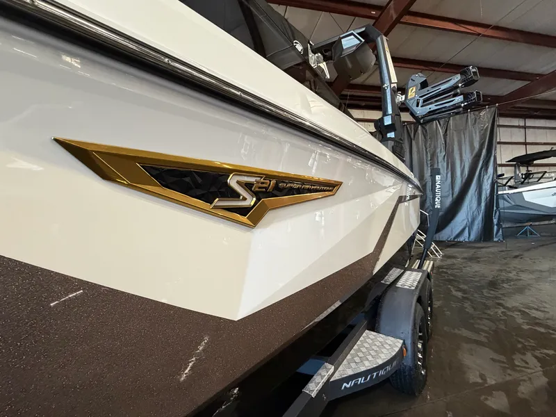 Slide: The Image of Nautique Super Air Nautique S21 2026 - 2