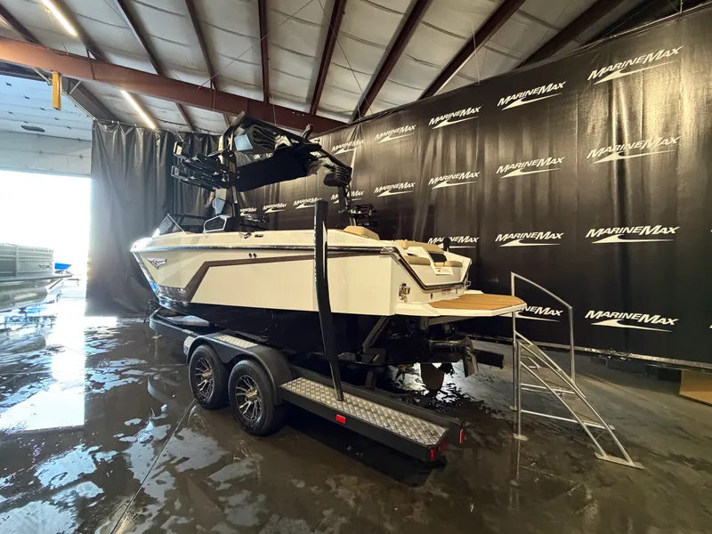 Slide: The Image of Nautique Super Air Nautique S21 2026 - 3