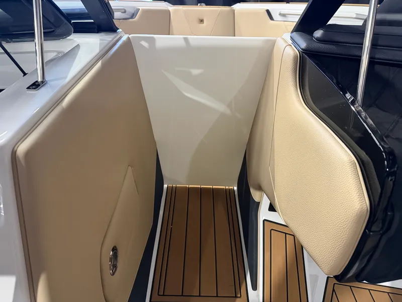 Slide: The Image of Nautique Super Air Nautique S21 2026 - 37