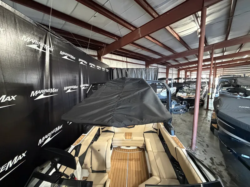 Slide: The Image of Nautique Super Air Nautique S21 2026 - 39