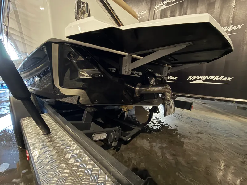 Slide: The Image of Nautique Super Air Nautique S21 2026 - 6