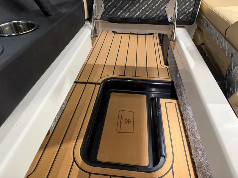 Slide: The Image of Nautique Super Air Nautique S21 2026 - 20