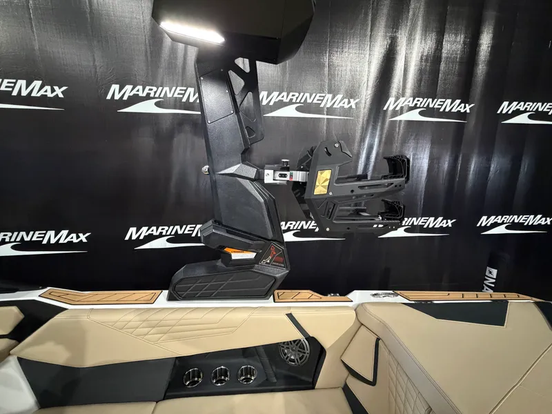 Slide: The Image of Nautique Super Air Nautique S21 2026 - 41