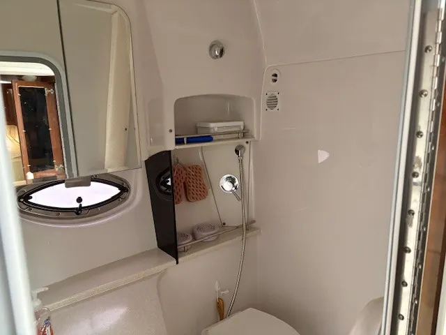 Slide: The Image of Four Winns 355 VISTA 2016 - 16