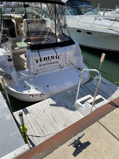 Slide: The Image of Four Winns 355 VISTA 2016 - 2